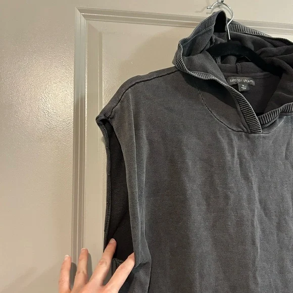 Barefoot Dreams Men's Sleeveless Hooded Pullover in Black - Picture 3 of 6